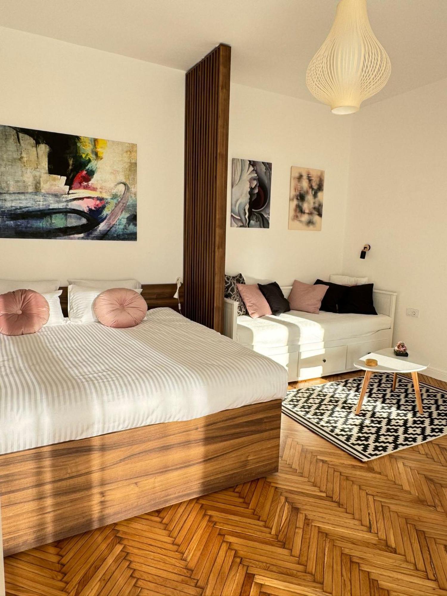 Balconia Sunny Apartment In Centre Of Beograd Bagian luar foto
